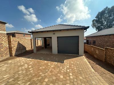 Townhouse For Sale in Witbank Central, Witbank