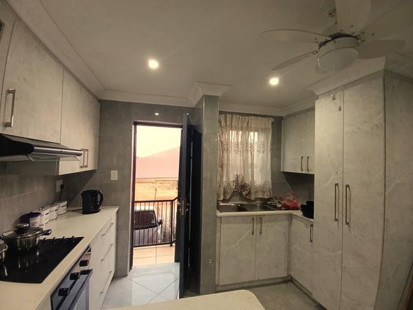 Apartment / Flat For Sale in Gholfsig, Middelburg