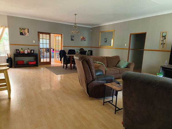 House For Sale in Witbank Central, Witbank